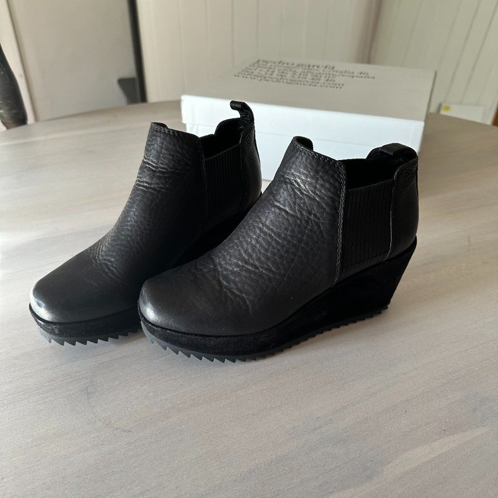 Pedro Garcia Fawn Size 37 Platform Bootie Black